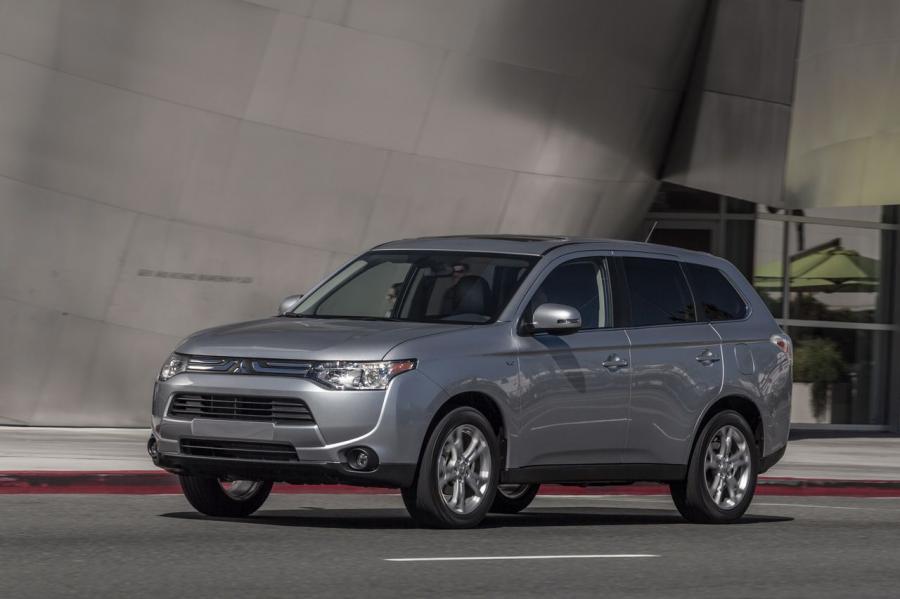  Mitsubishi Outlander 2014 года  (фото 94 из 136)